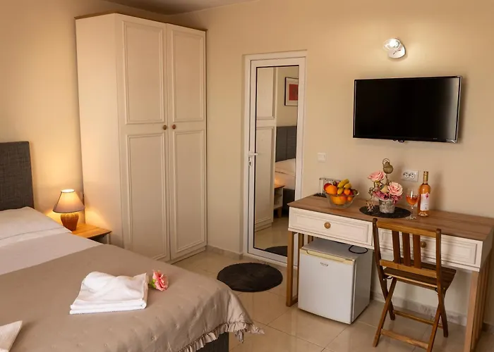 Rodos House ゲストハウス 3*