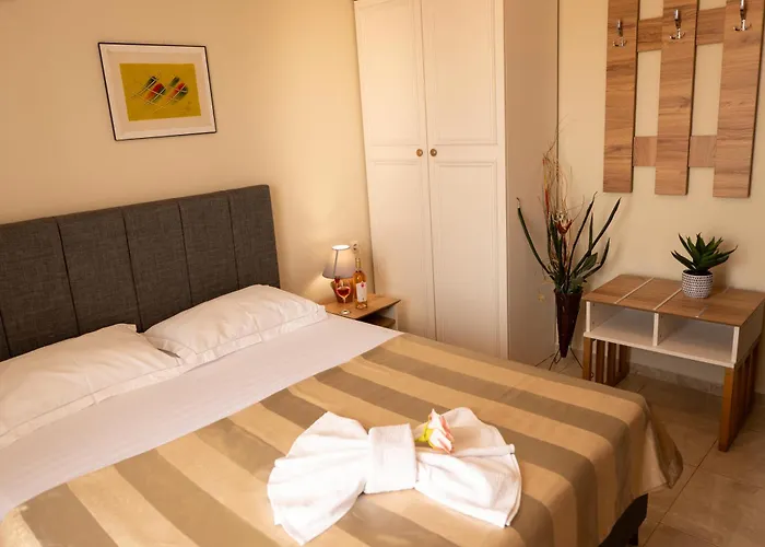 Rodos House ゲストハウス ポモリエ