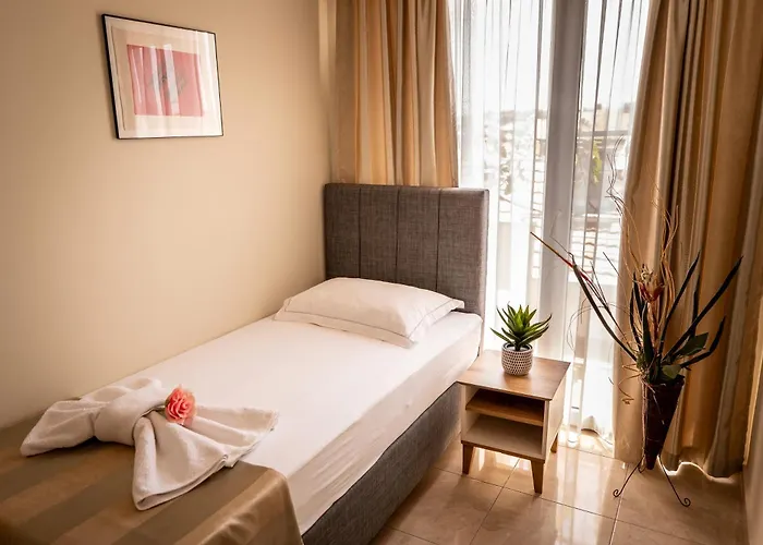 Rodos House 3* ポモリエ