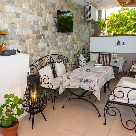 Rodos House Casa de hóspedes 3*