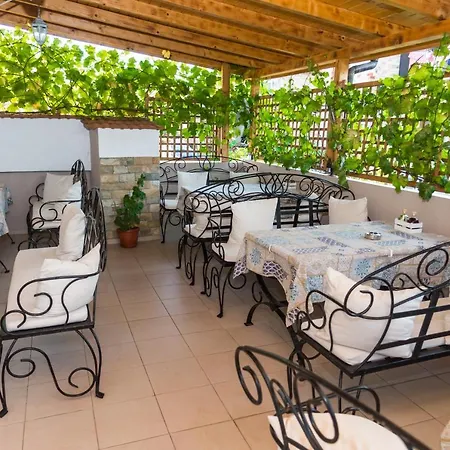Rodos House Pensjonat *