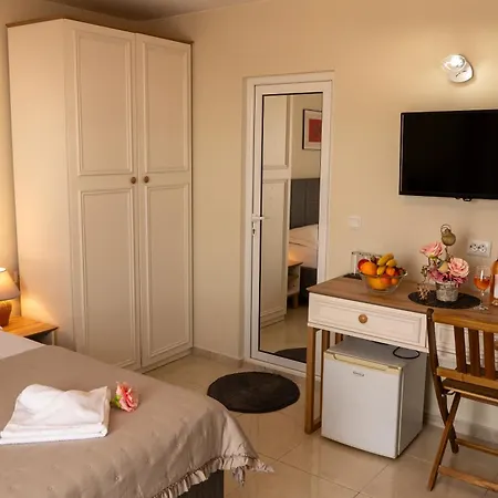 Rodos House بيت ضيافة 3*