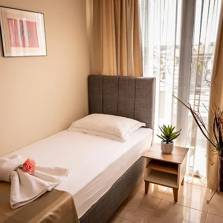 Rodos House 3* بوموري