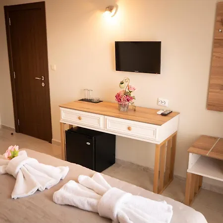 Rodos House 3* بوموري