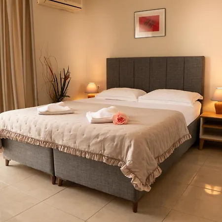 Rodos House 3* بوموري