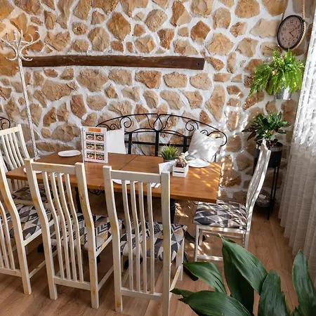 Rodos House Casa de hóspedes 3*